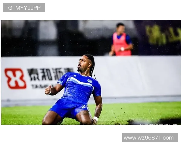 佛得角足球球星崛起之路 探秘其独特的技艺与成就 佛得角足球球星崛起之路 探秘其独特的技艺与成就