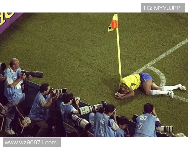 全球顶级足球球星风采大汇总 揭秘他们背后的荣耀与奋斗历程