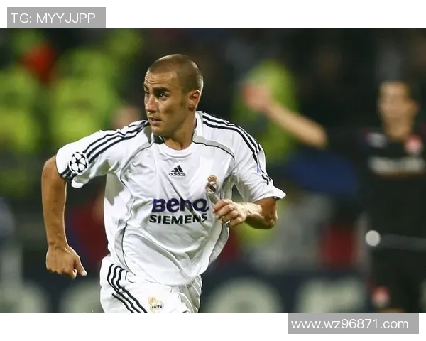 球场之外的足球巨星 运动员生活照展现真实与魅力