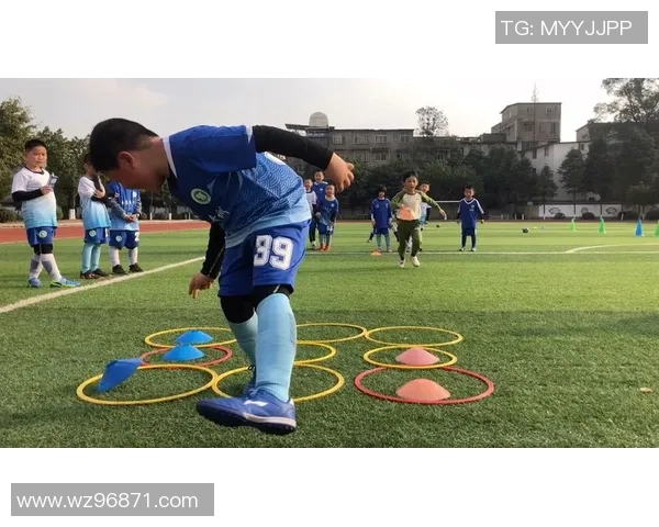 趣味十足的变身球星足球视频带你体验绿茵场上的炫酷时刻